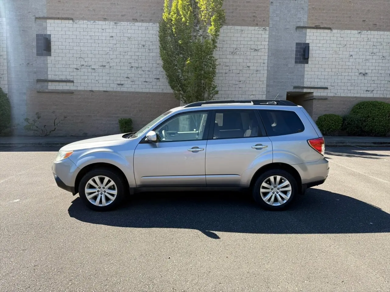 2011 Subaru Forester 2.5X Premium photo 6