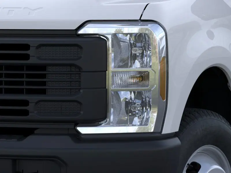 2025 Ford F-350 photo 17