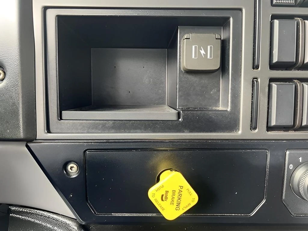 2023 Mack - image 29