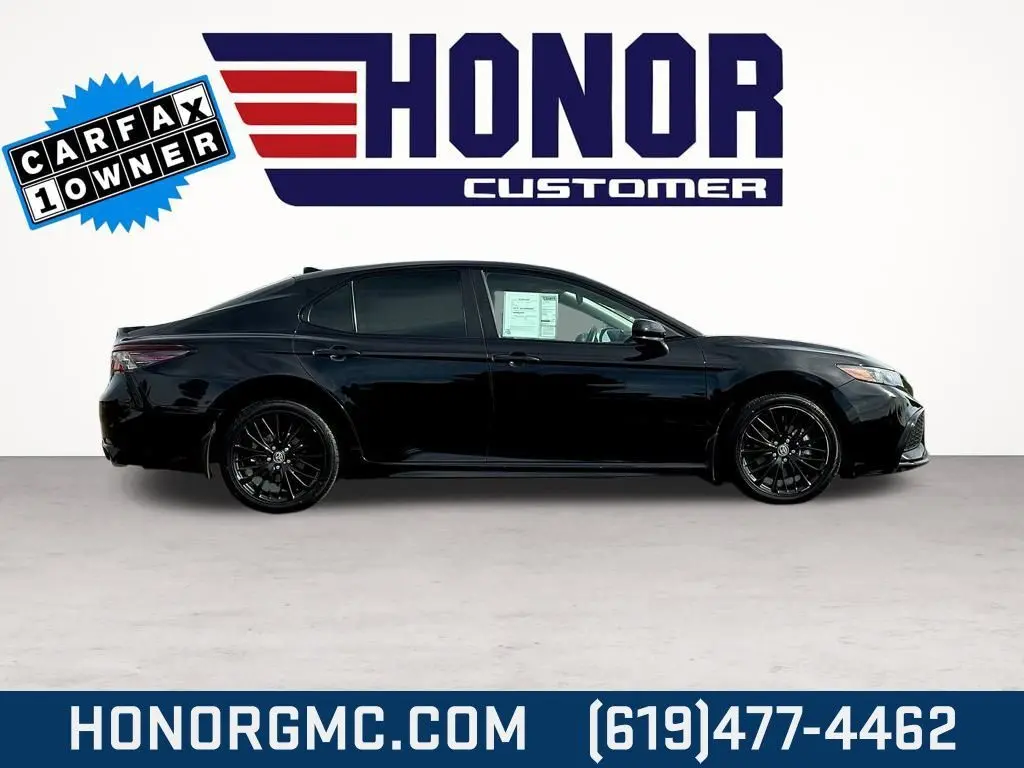 2021 Toyota Camry SE photo 2