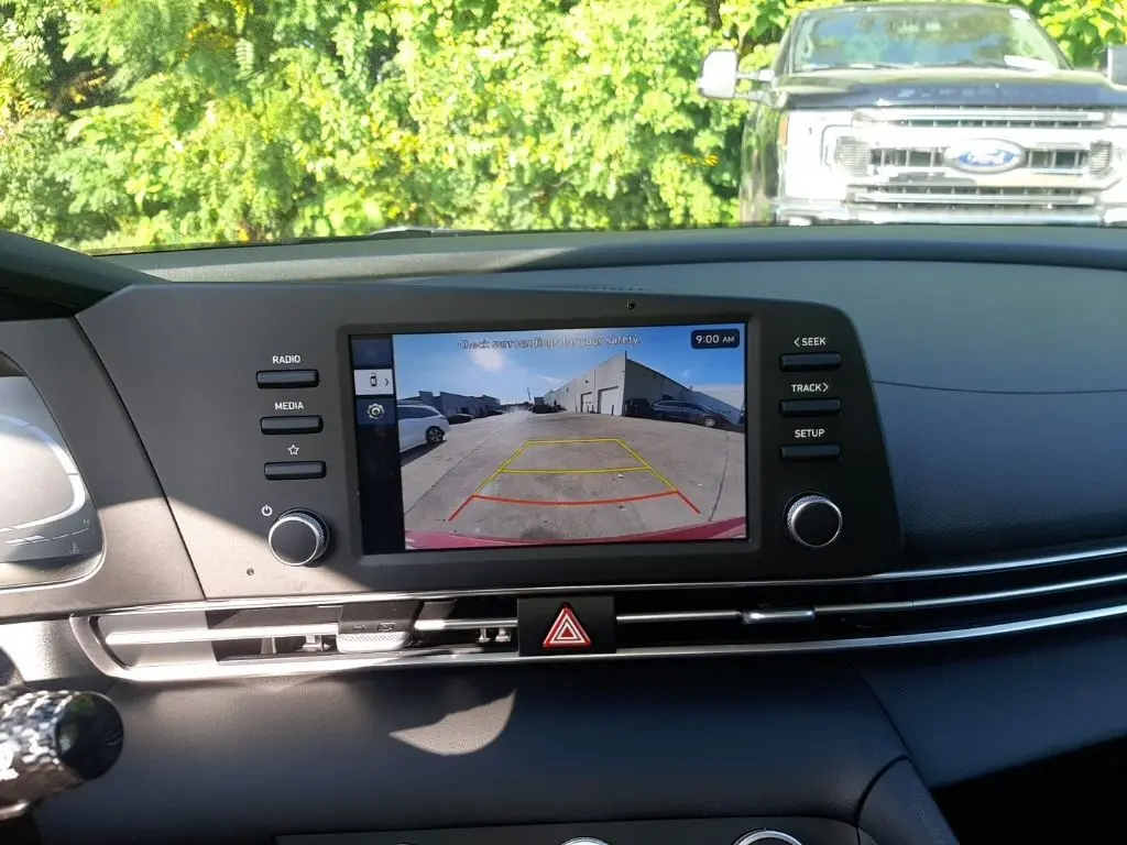 2025 Hyundai Elantra SE photo 18