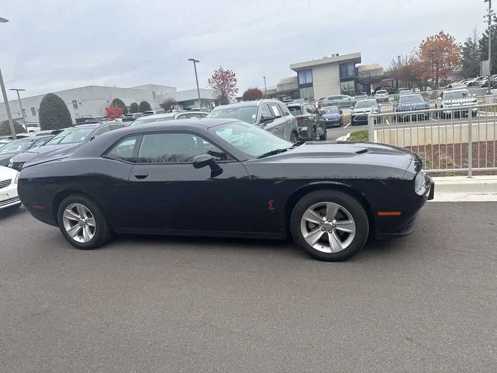 2023 Dodge Challenger SXT photo 2