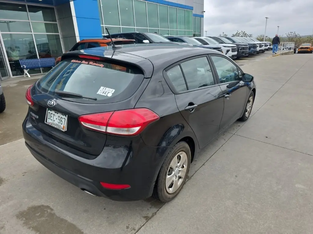 Used 2017 Kia Forte5 LX with VIN KNAFK5A8XH5667952 for sale in Tulsa, OK