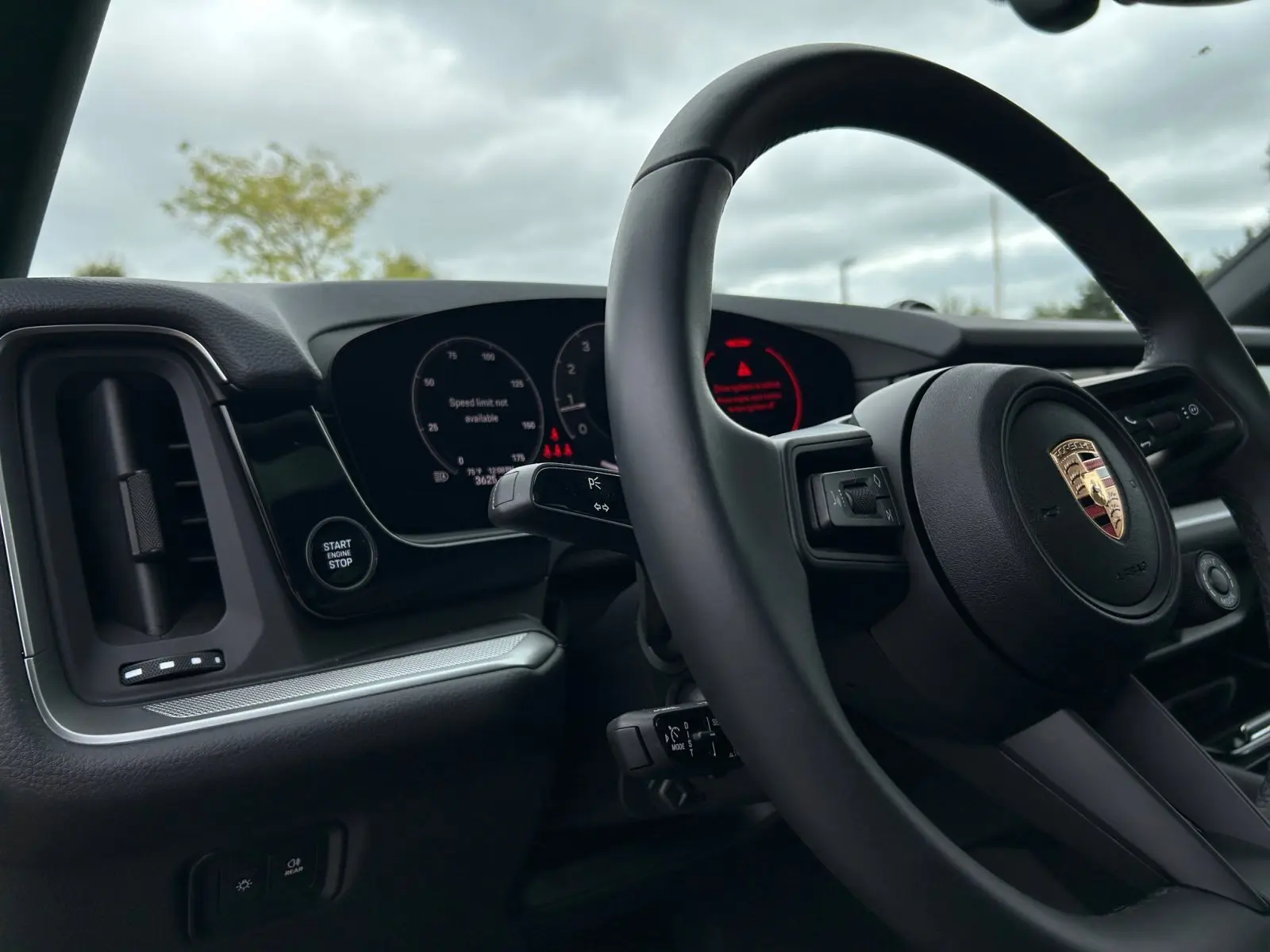 2025 Porsche Cayenne Coupe Base photo 21