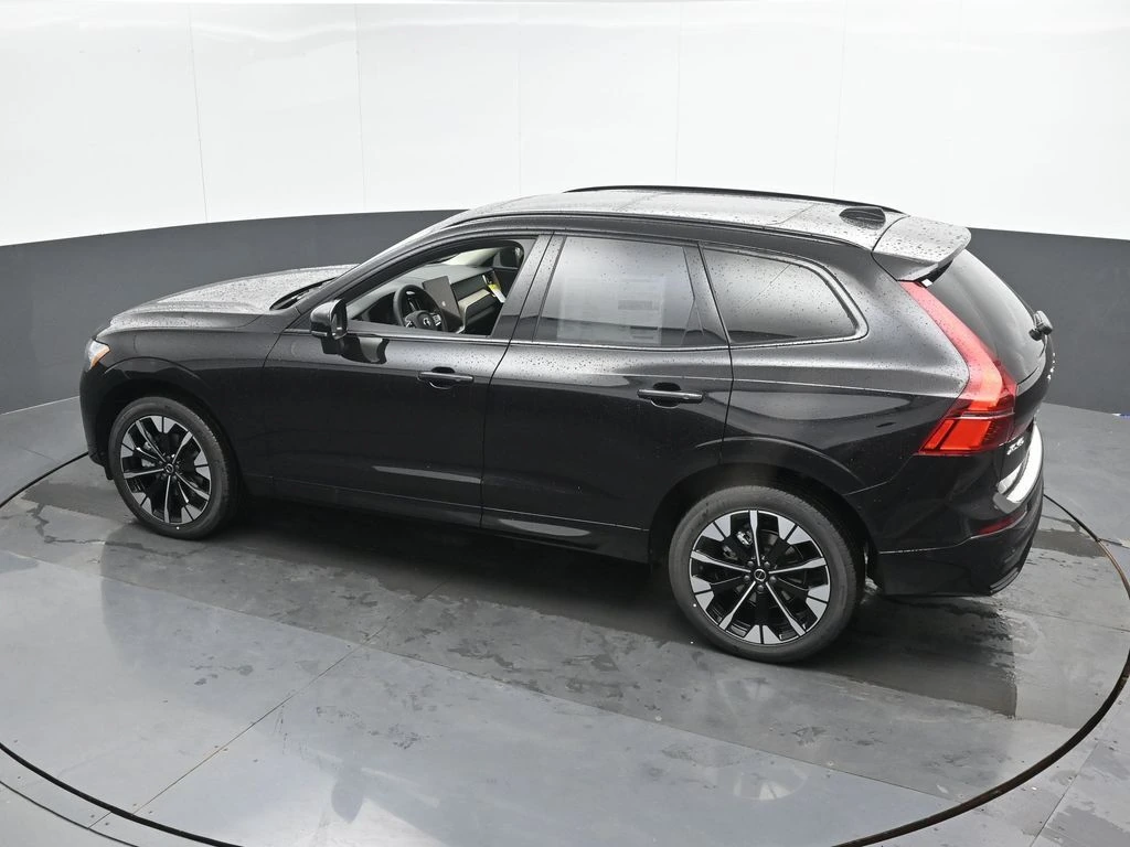 2026 Volvo XC60 Plus - Photo 36