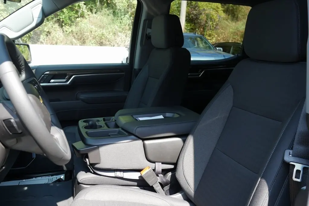2026 Chevrolet Silverado 1500 LT1 photo 9