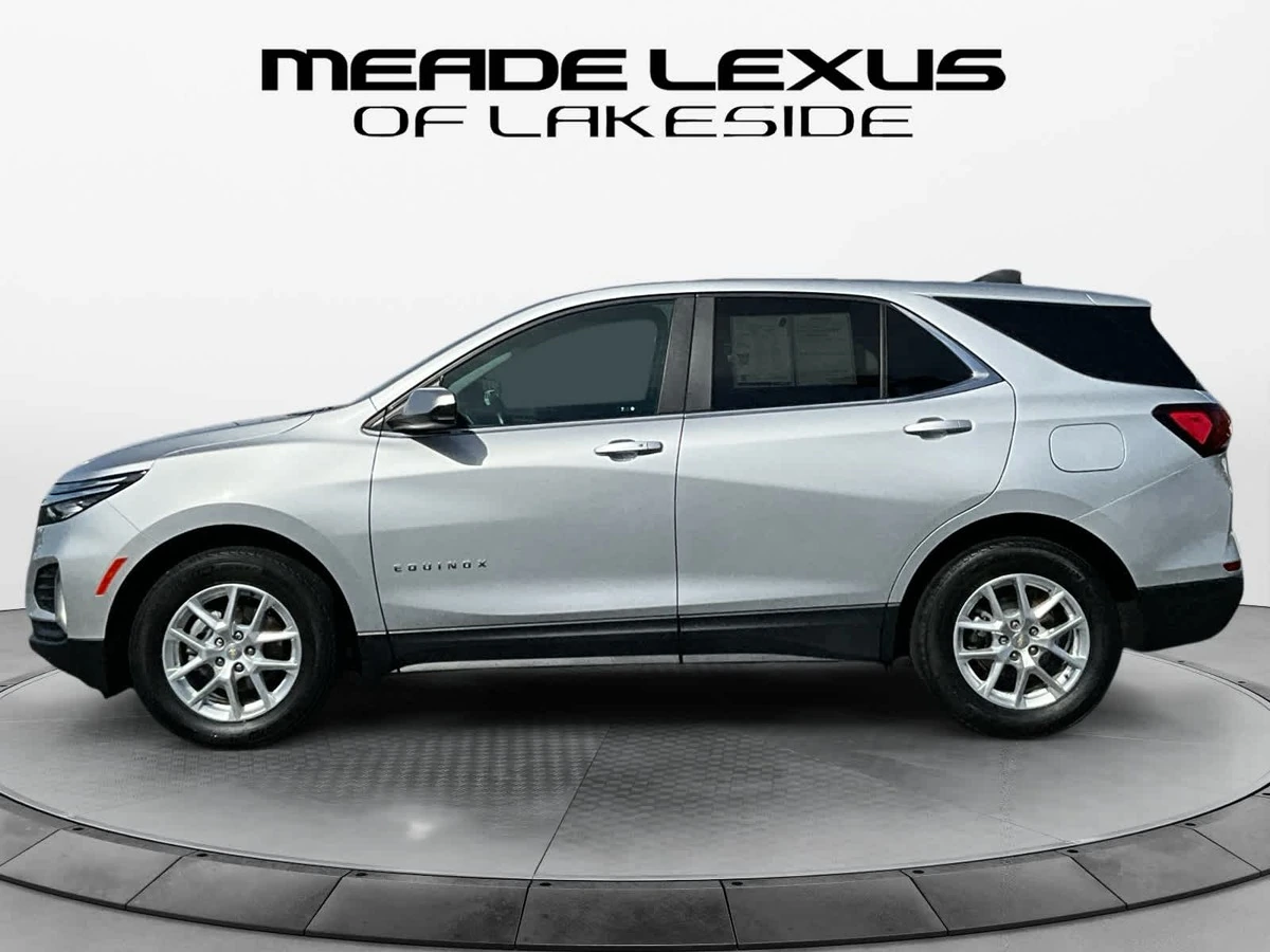 Used 2022 Chevrolet Equinox LT with VIN 3GNAXKEV8NL148057 for sale in Utica, MI
