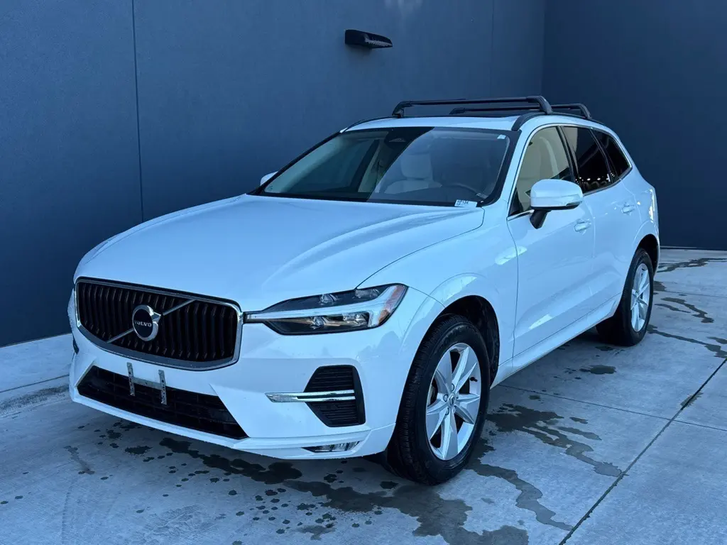 2022 Volvo XC60 Momentum