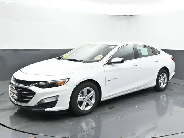 2024 Chevrolet Malibu 1LT photo 4
