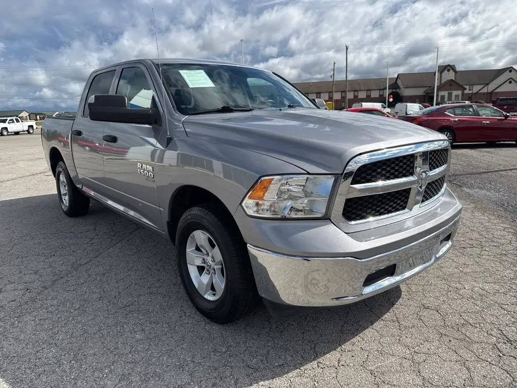 2023 Ram 1500 Classic SLT photo 3