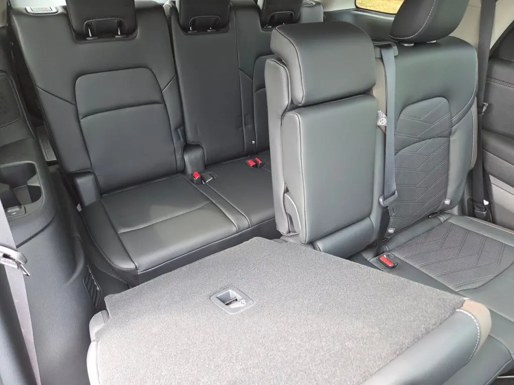2025 Nissan Pathfinder Platinum photo 14