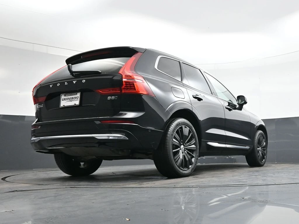 2022 Volvo - image 33