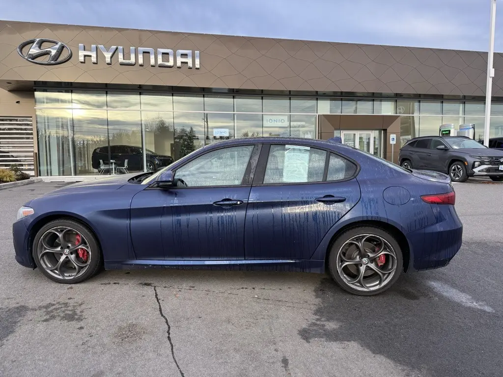 2019 Alfa Romeo Giulia Ti Sport photo 3