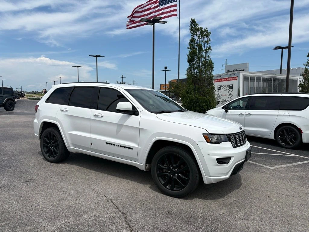 2019 Jeep Grand Cherokee Altitude's photo