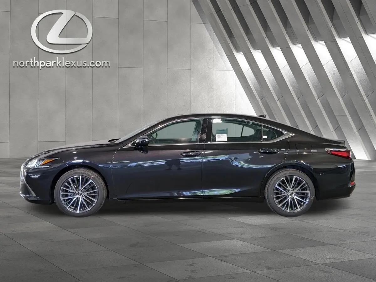 2025 Lexus ES 350's photo