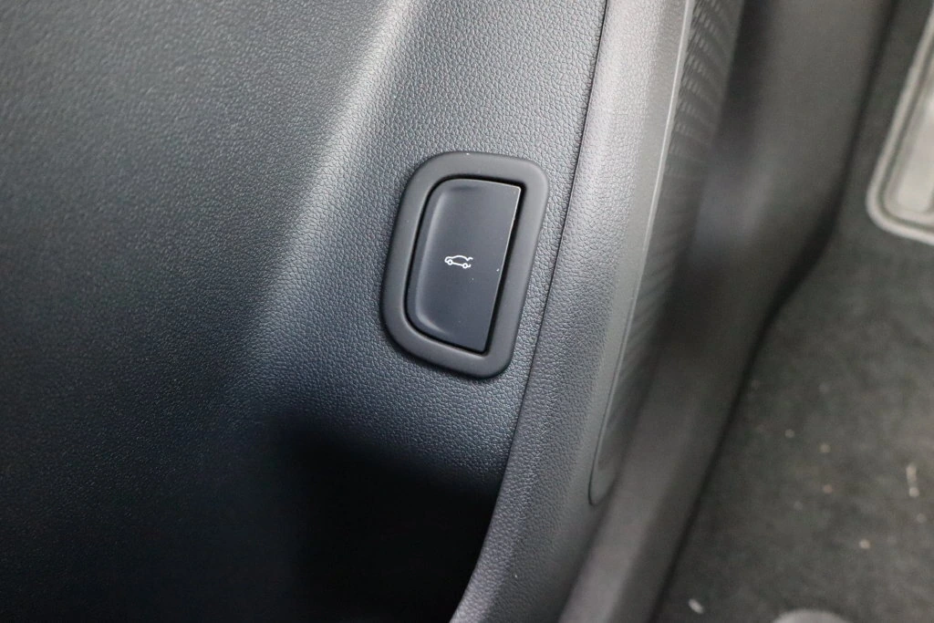 2027 Chevrolet Traverse LT - Photo 20