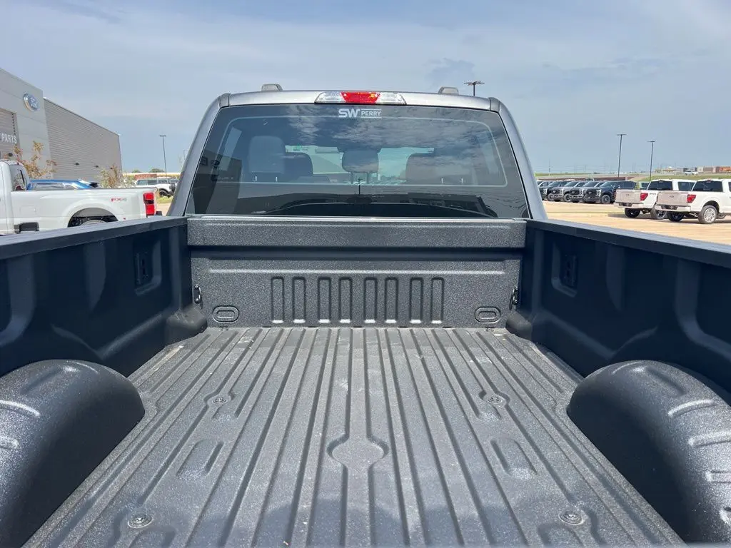 2025 Ford F-250 photo 7