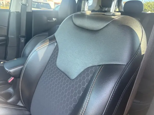 2020 Jeep Compass Latitude photo 10