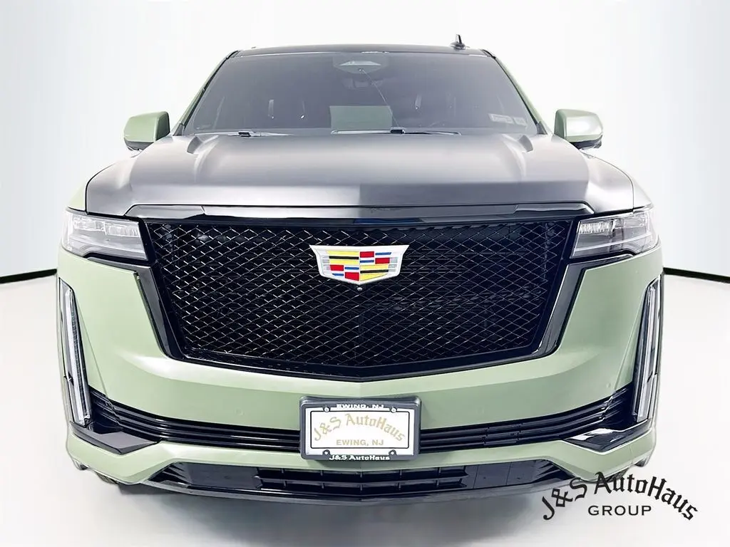 2024 Cadillac Escalade Sport Platinum photo 2