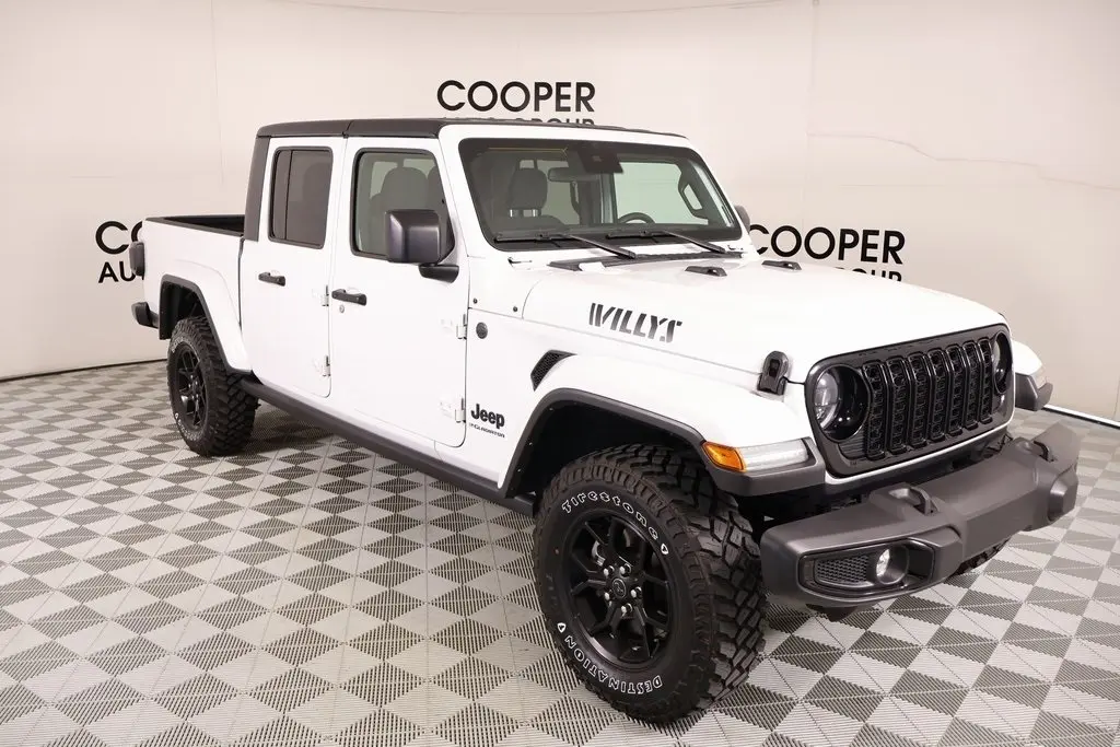 2024 Jeep Gladiator Willys's photo