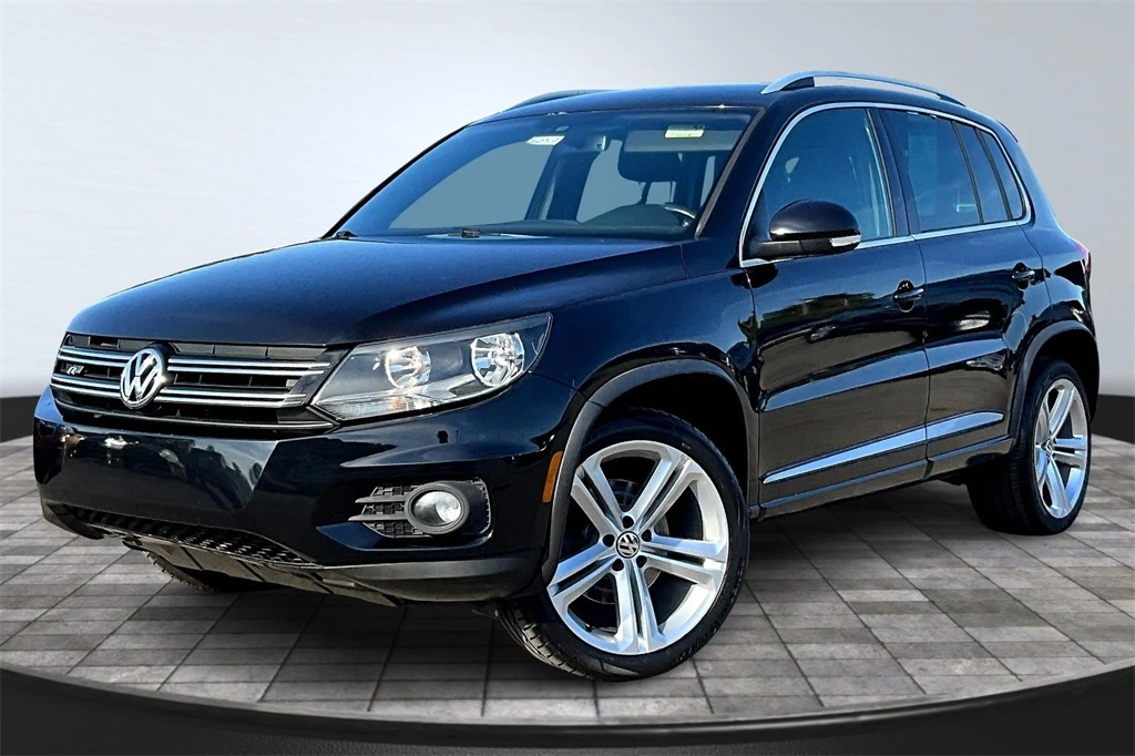 2016 Volkswagen Tiguan R-Line's photo