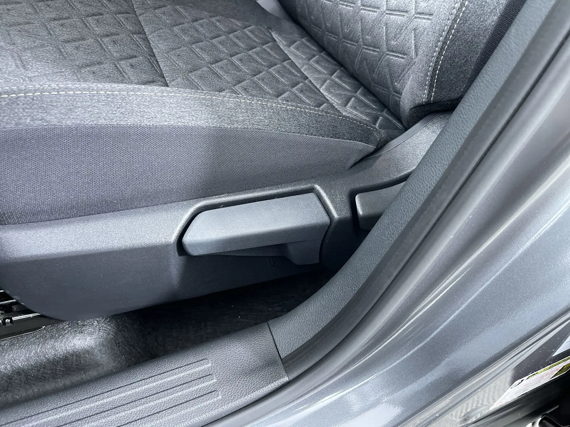 2026 Nissan Kicks SV photo 4