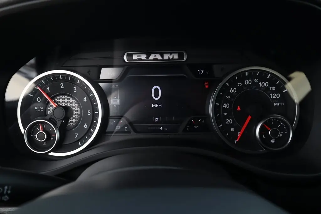 2025 Ram 1500 Tradesman photo 4