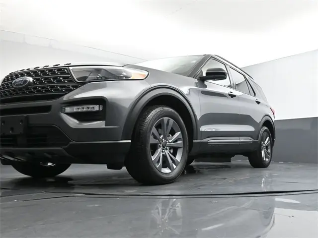 2022 Ford Explorer XLT Sport photo 29