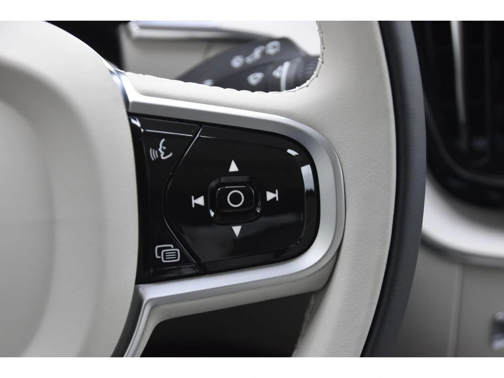 2026 Volvo - image 35