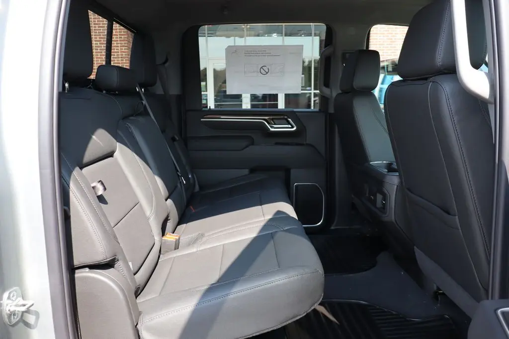 2026 Chevrolet Silverado 3500HD LT photo 41