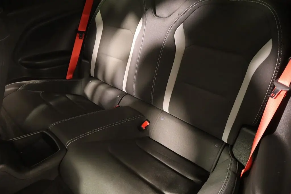 2024 Chevrolet Camaro 1LT photo 11
