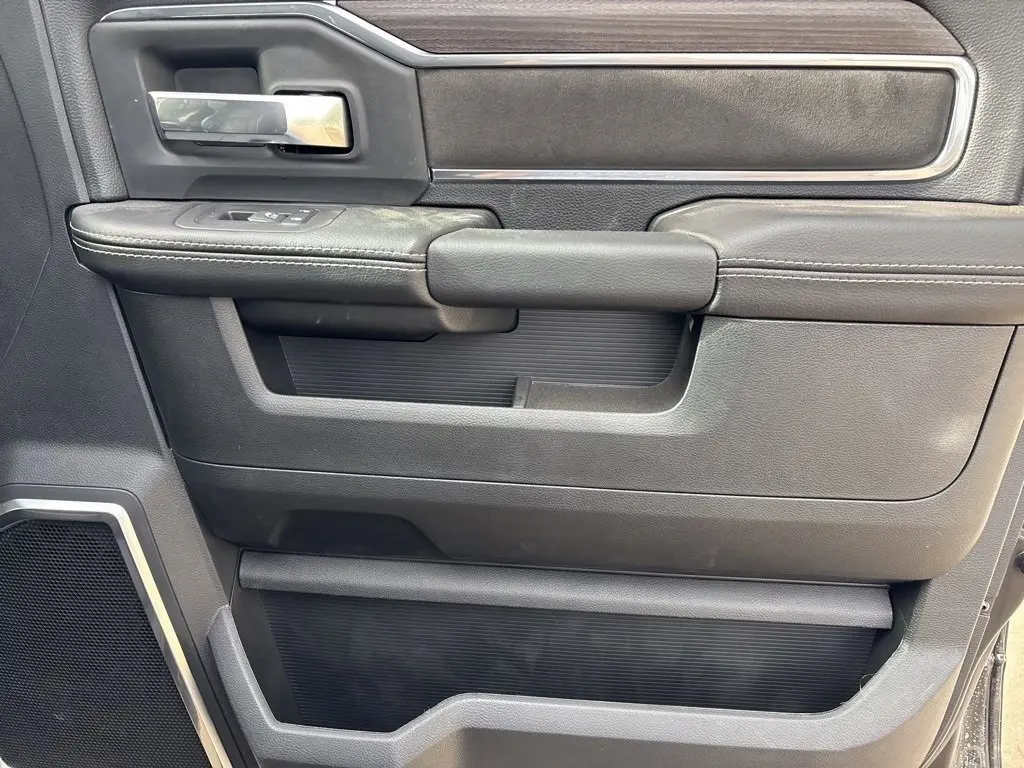2025 Ram 2500 Laramie photo 10