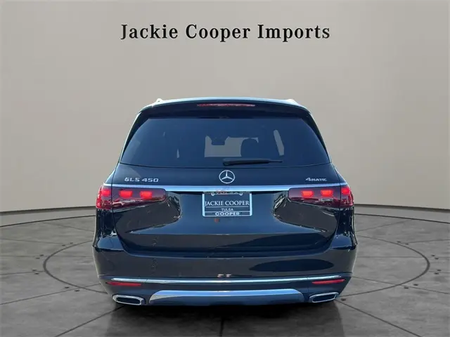 2024 Mercedes Benz GLS 450 4MATIC photo 3