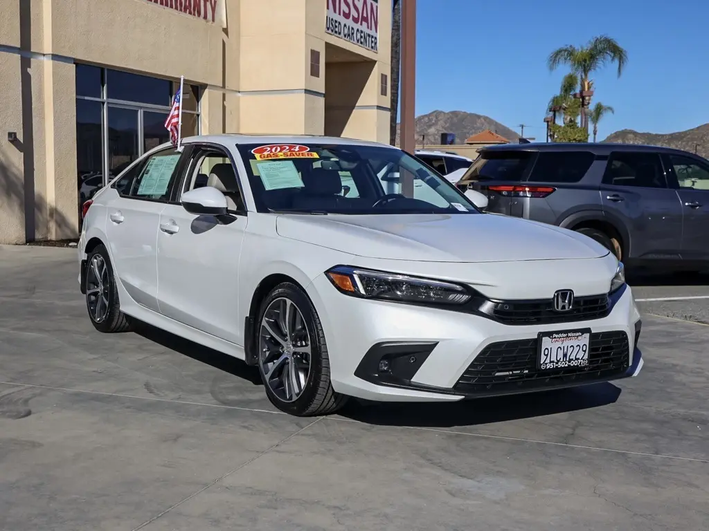 2024 Honda Civic Touring's photo