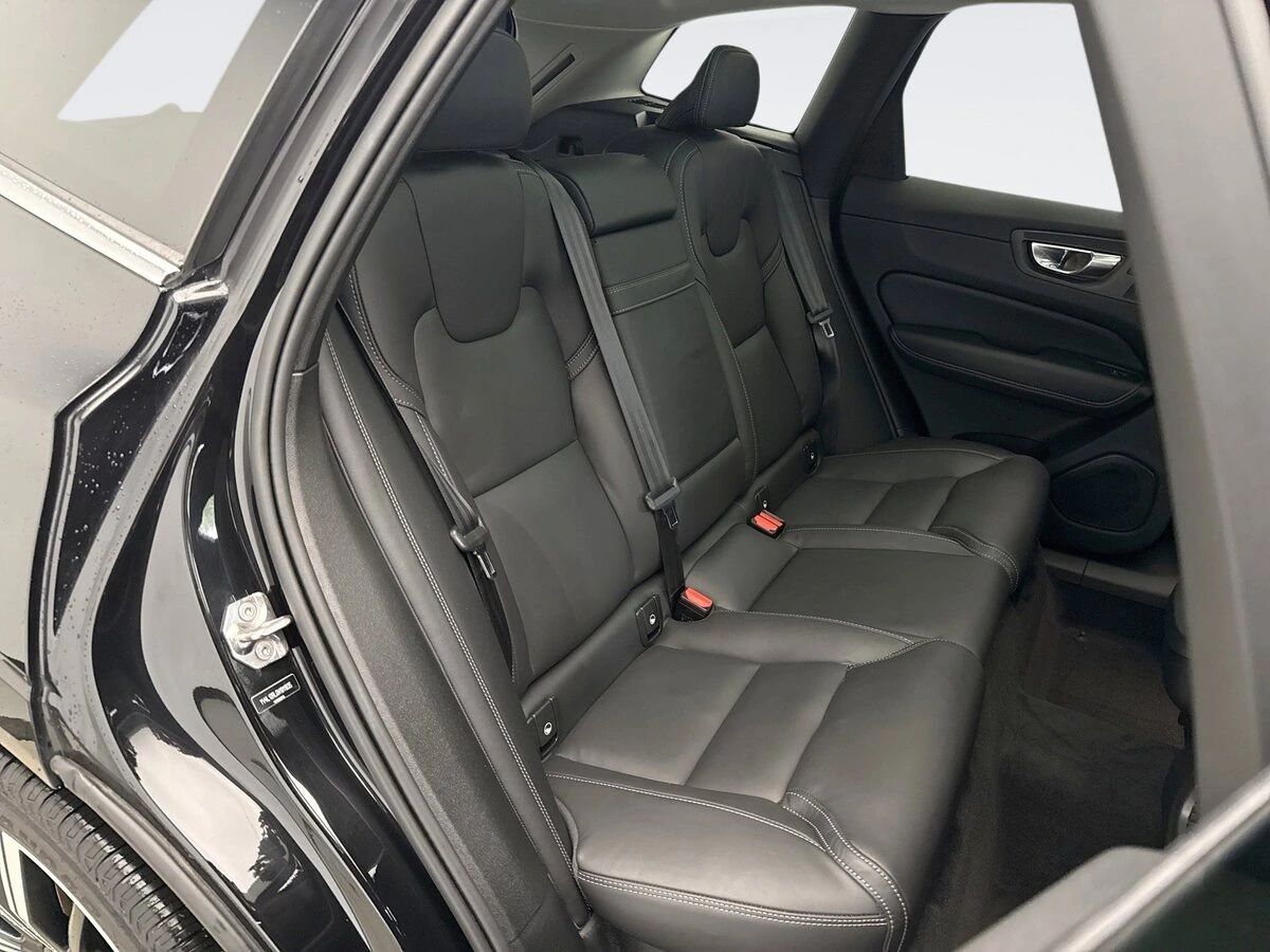 2022 Volvo - image 19