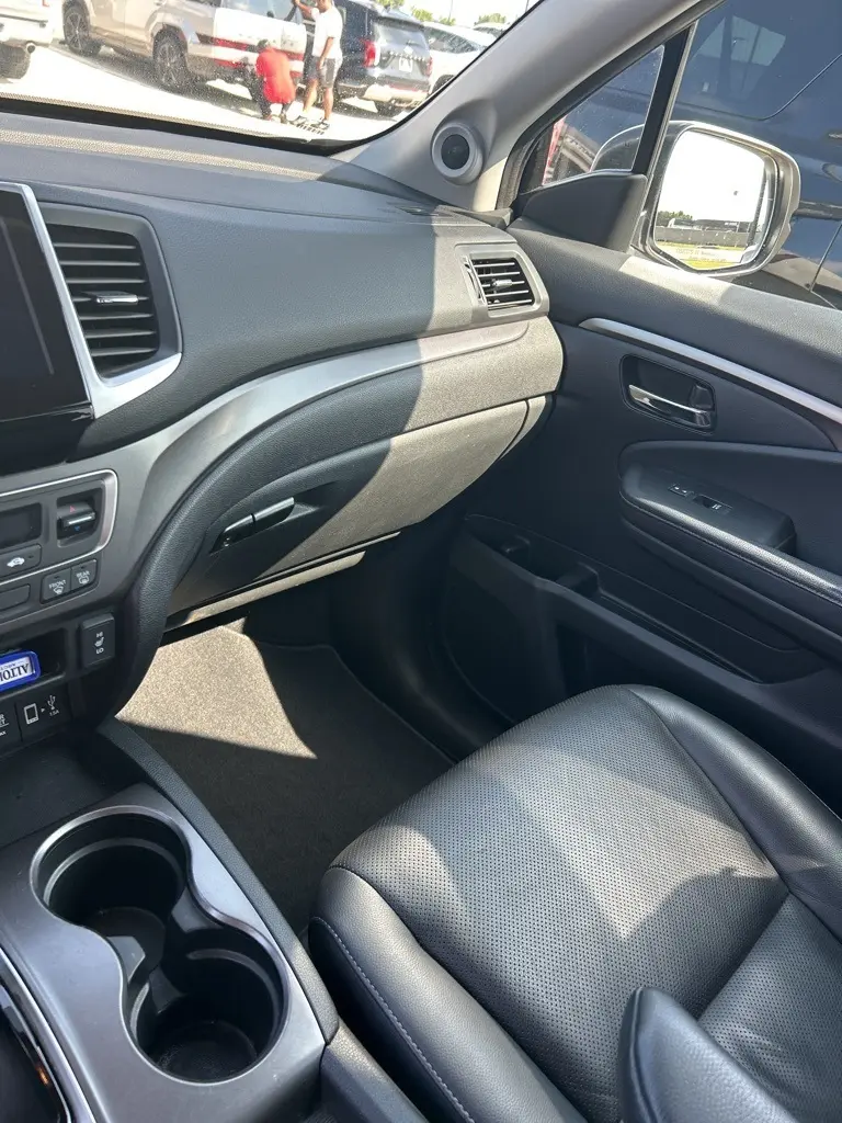 2018 Honda Ridgeline RTL-T photo 4