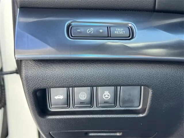 2021 Nissan Maxima SR photo 11