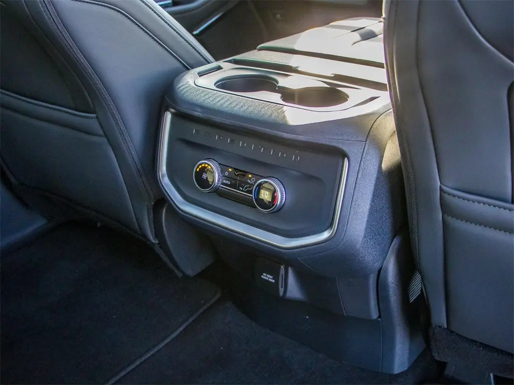 2025 Ford Expedition MAX photo 20