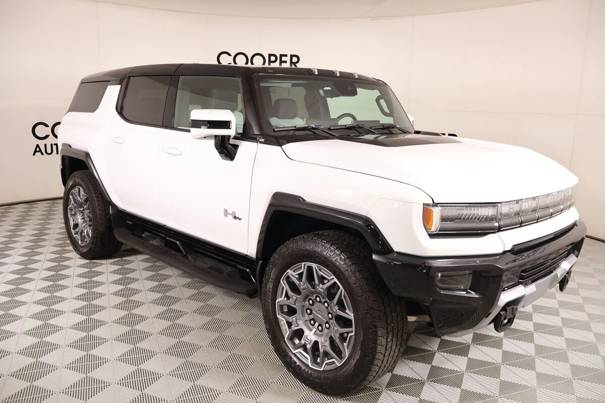 2025 GMC Hummer EV 3X SUV's photo