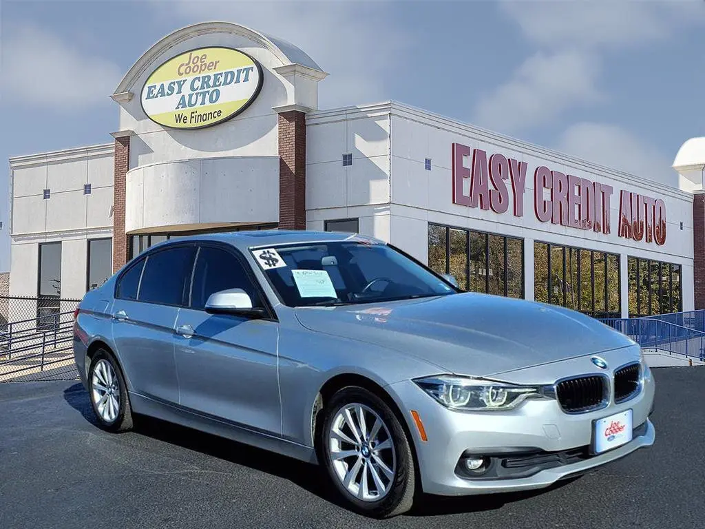 2018 BMW 3 Series 320i's photo