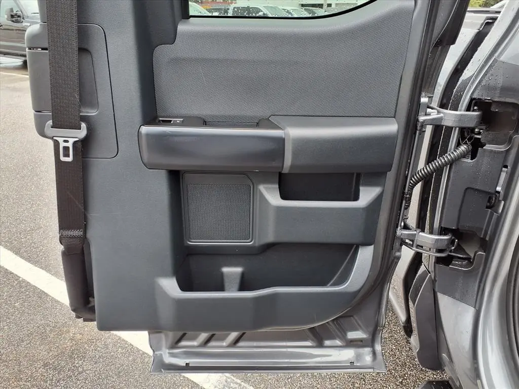 2021 Ford F-150 XL photo 16