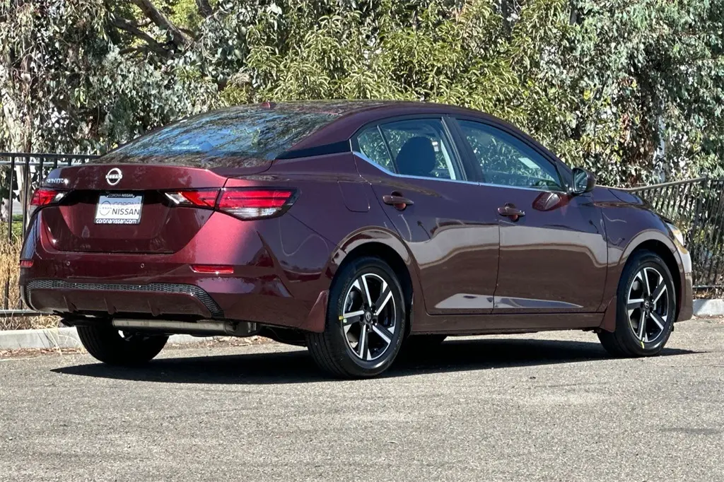 2025 Nissan Sentra SV photo 4