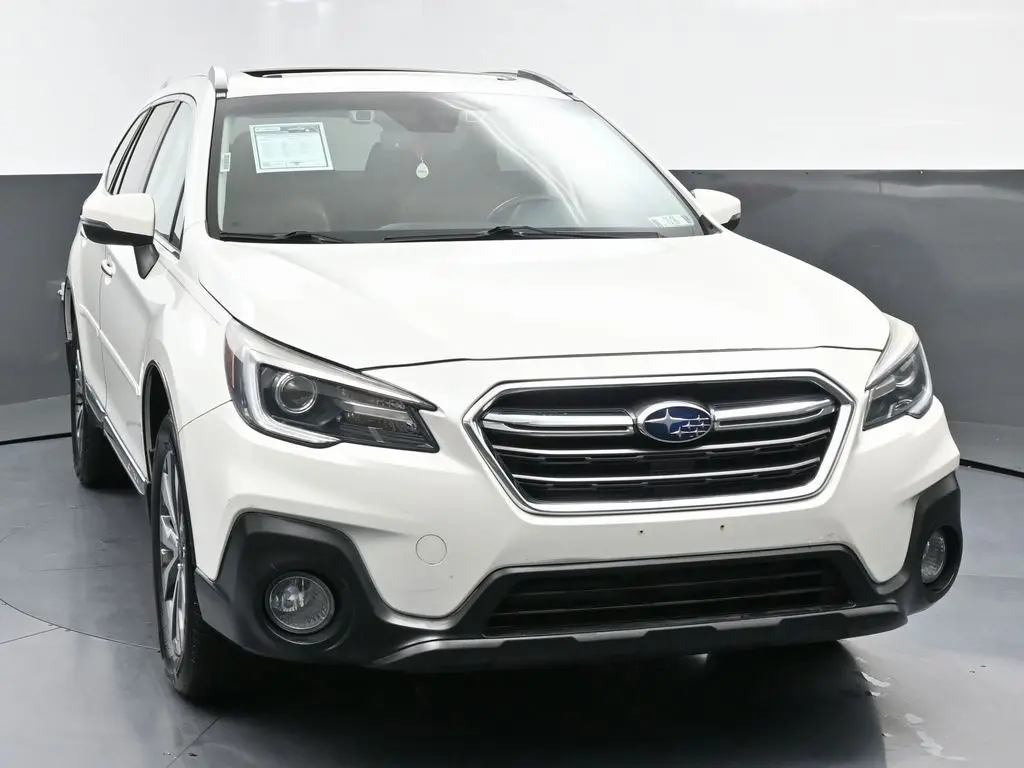 2019 Subaru Outback 3.6R Touring photo 3