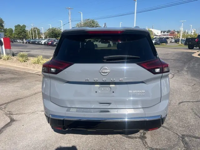 2024 Nissan Rogue Platinum photo 5