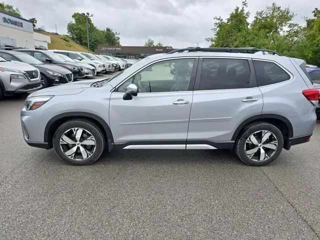 2019 Subaru Forester Touring photo 2