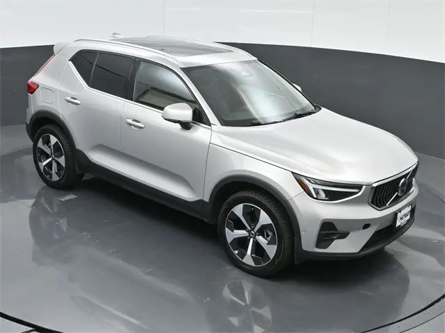2024 Volvo XC40 Plus photo 39