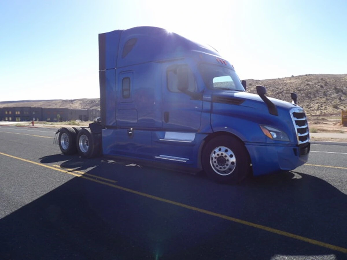 2022 Freightliner Cascadia — photo 5