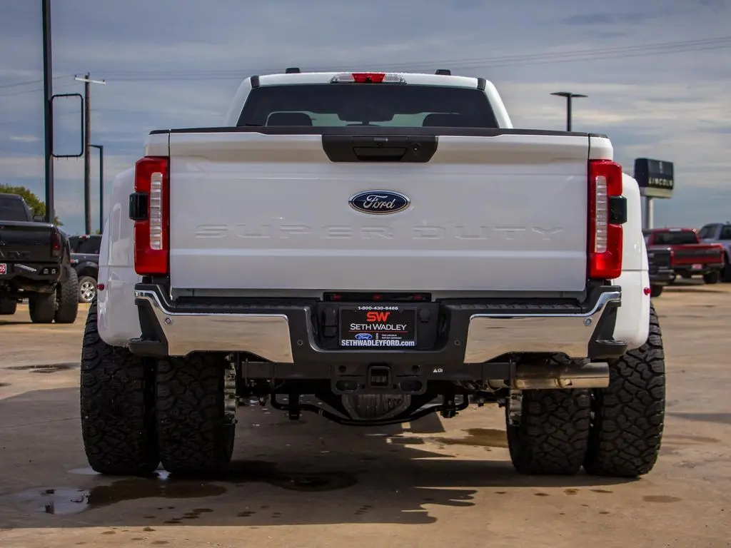 2025 Ford F-450 XLT photo 17