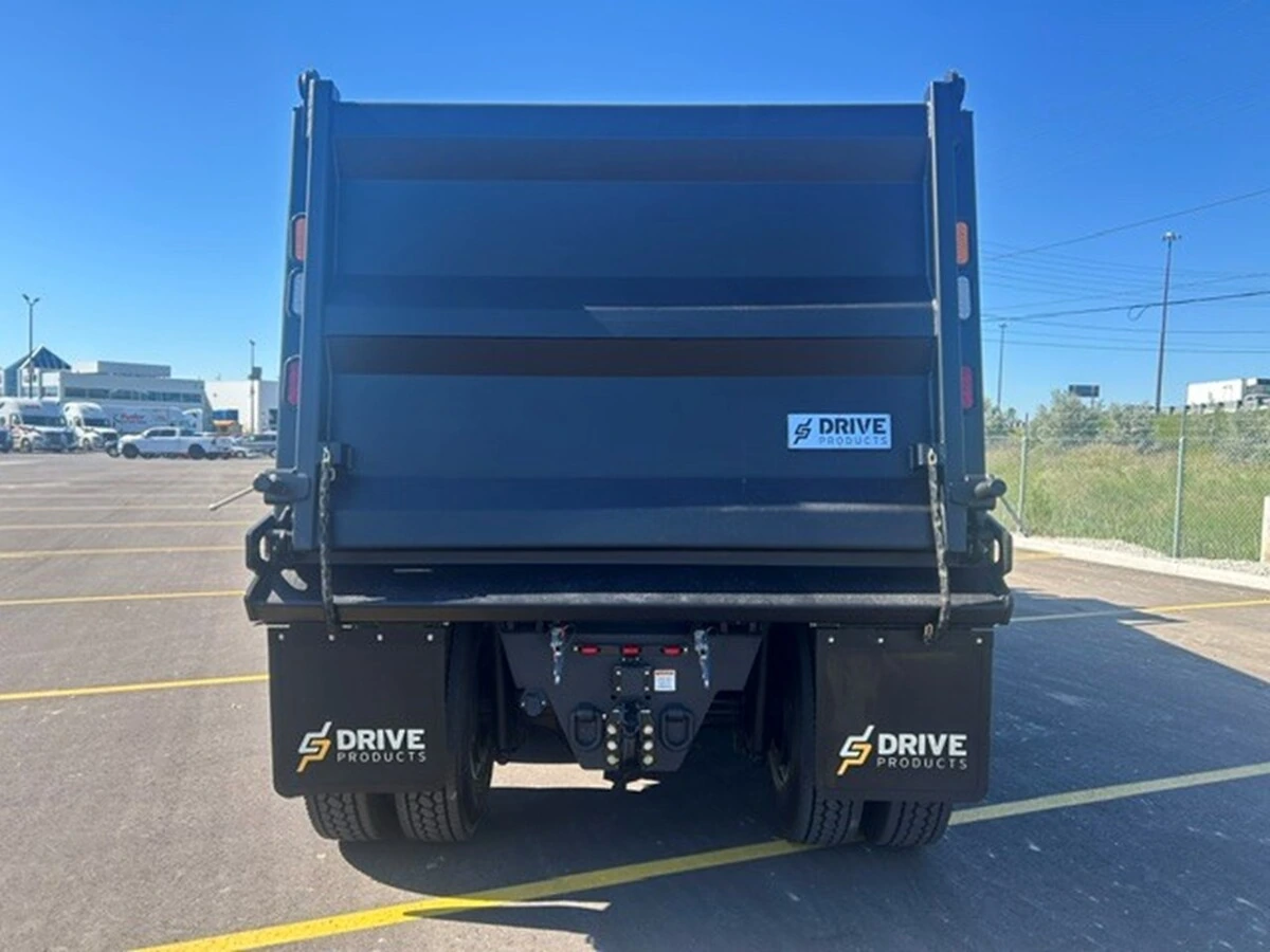 2027 Freightliner 114SD — photo 8