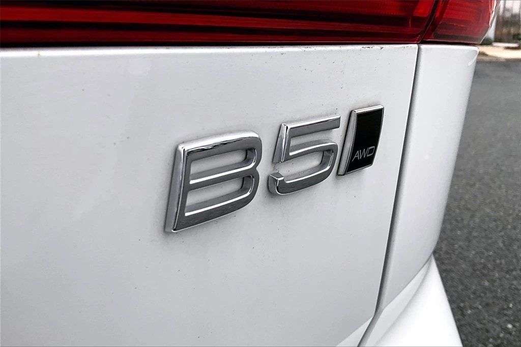 2023 Volvo - image 23